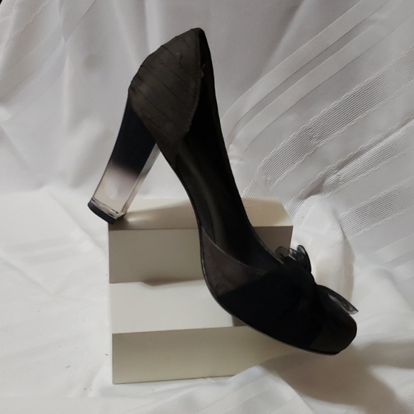 Simply Vera charcoal, fabric chunky lucite heel. - Picture 7 of 7
